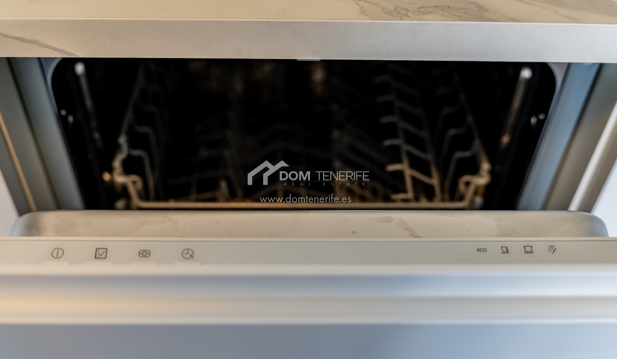 Kurzzeitmiete - Wohnung -
Adeje - San Eugenio Alto