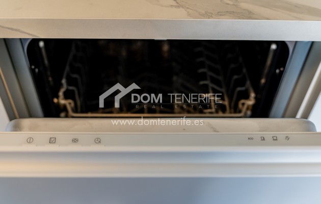 Kurzzeitmiete - Wohnung -
Adeje - San Eugenio Alto