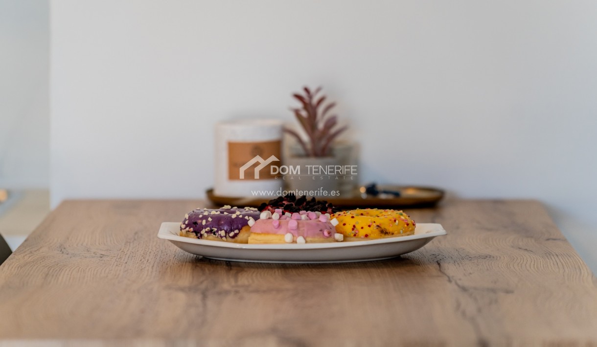 Kurzzeitmiete - Wohnung -
Adeje - San Eugenio Alto