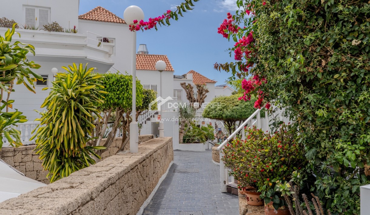 Wiederverkauf - Villa -
Adeje - Fañabé