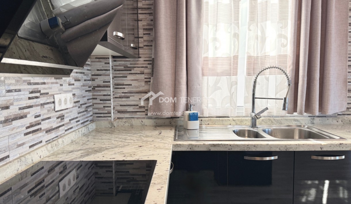 Wiederverkauf - Stadthaus -
Adeje - Torviscas Alto