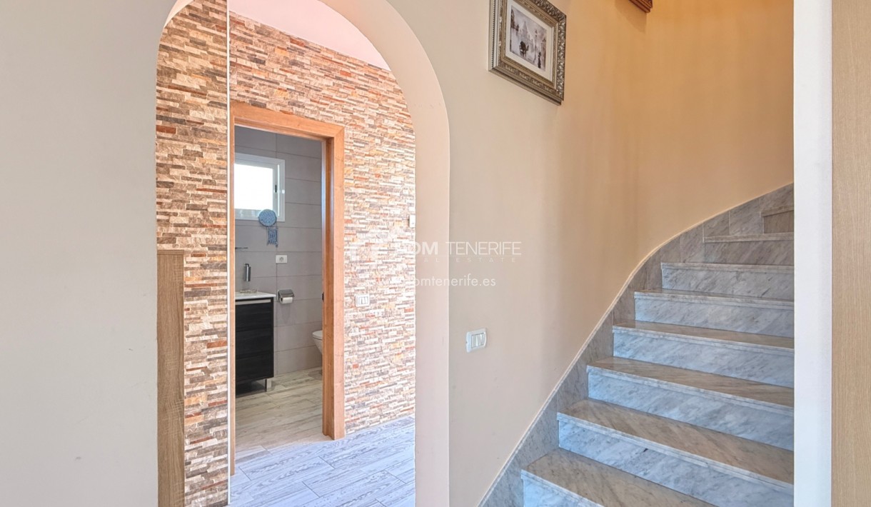 Wiederverkauf - Stadthaus -
Adeje - Torviscas Alto