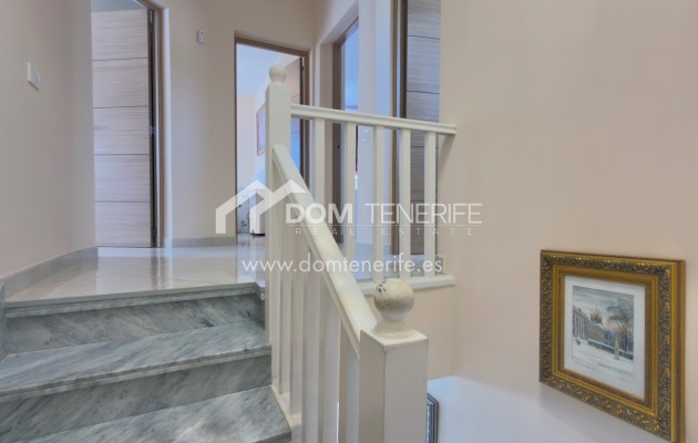 Wiederverkauf - Stadthaus -
Adeje - Torviscas Alto