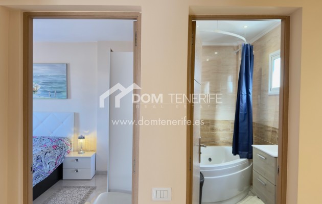 Wiederverkauf - Stadthaus -
Adeje - Torviscas Alto