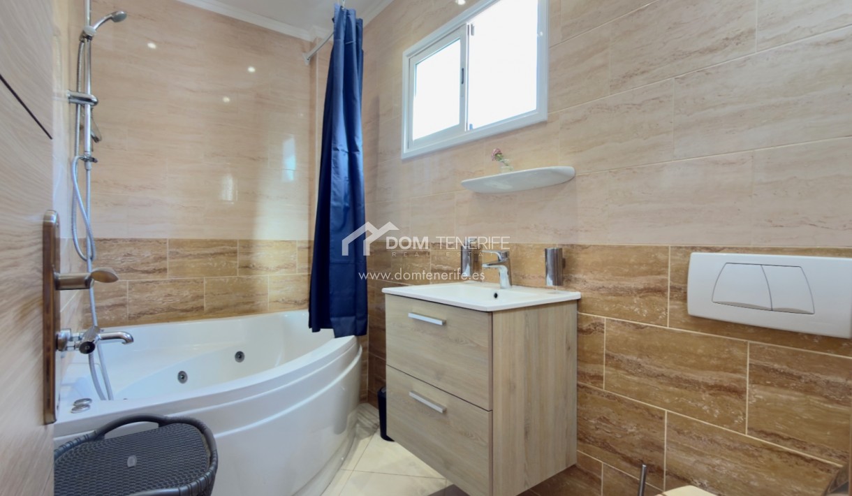 Wiederverkauf - Stadthaus -
Adeje - Torviscas Alto