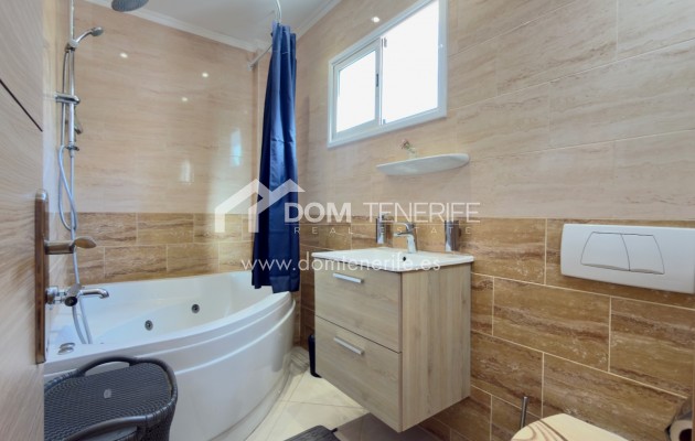 Wiederverkauf - Stadthaus -
Adeje - Torviscas Alto