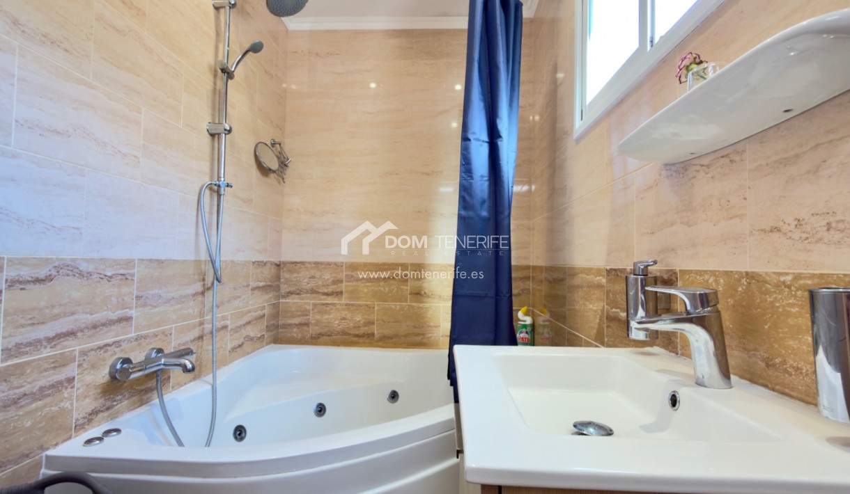 Wiederverkauf - Stadthaus -
Adeje - Torviscas Alto