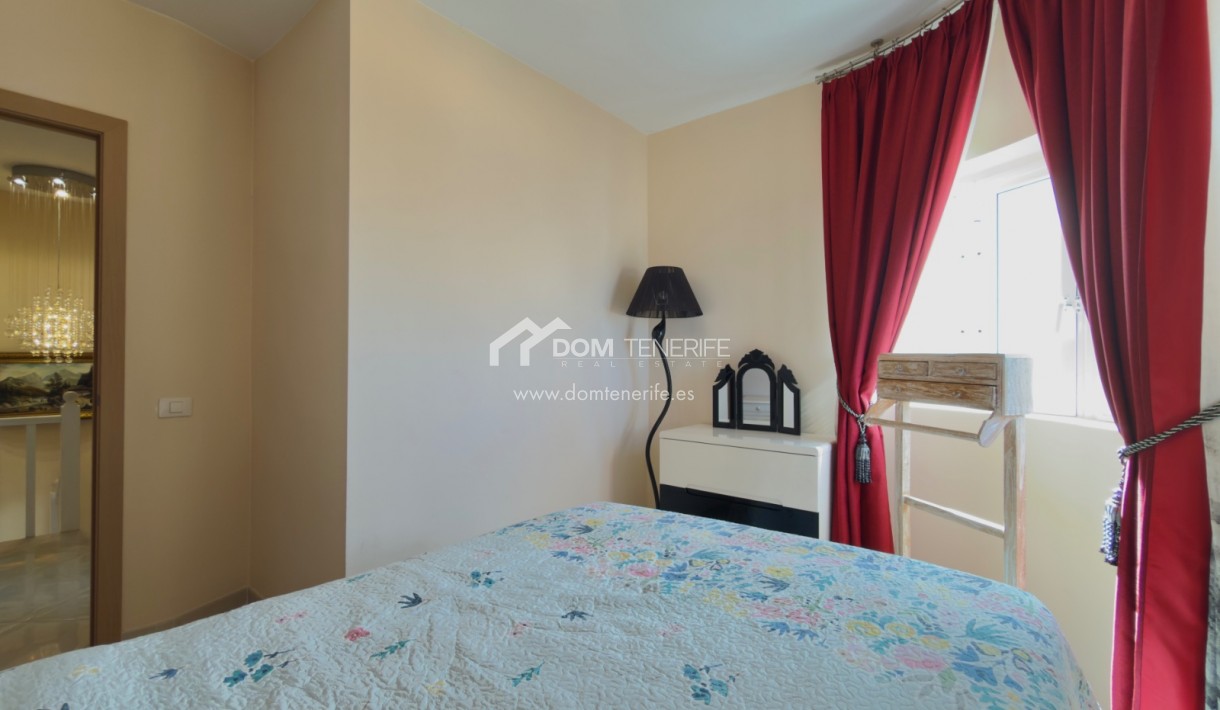 Wiederverkauf - Stadthaus -
Adeje - Torviscas Alto