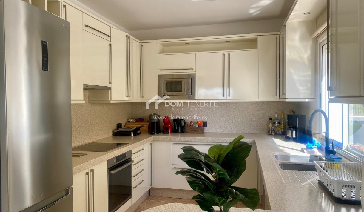 Wiederverkauf - Villa -
Adeje - El Madroñal