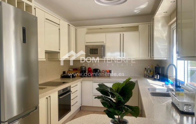 Wiederverkauf - Villa -
Adeje - El Madroñal