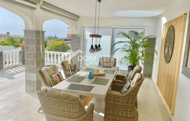 Wiederverkauf - Villa -
Adeje - El Madroñal