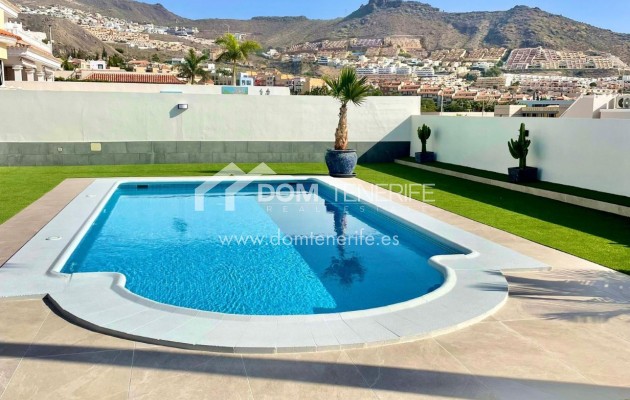 Wiederverkauf - Villa -
Adeje - El Madroñal