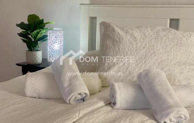 Wiederverkauf - Villa -
Adeje - El Madroñal