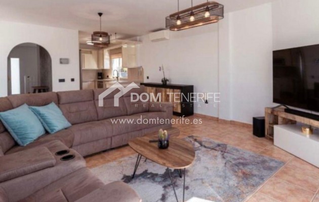 Wiederverkauf - Villa -
Adeje - El Madroñal