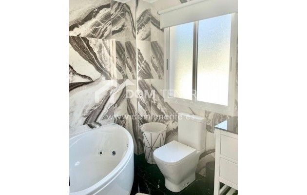 Wiederverkauf - Villa -
Adeje - El Madroñal