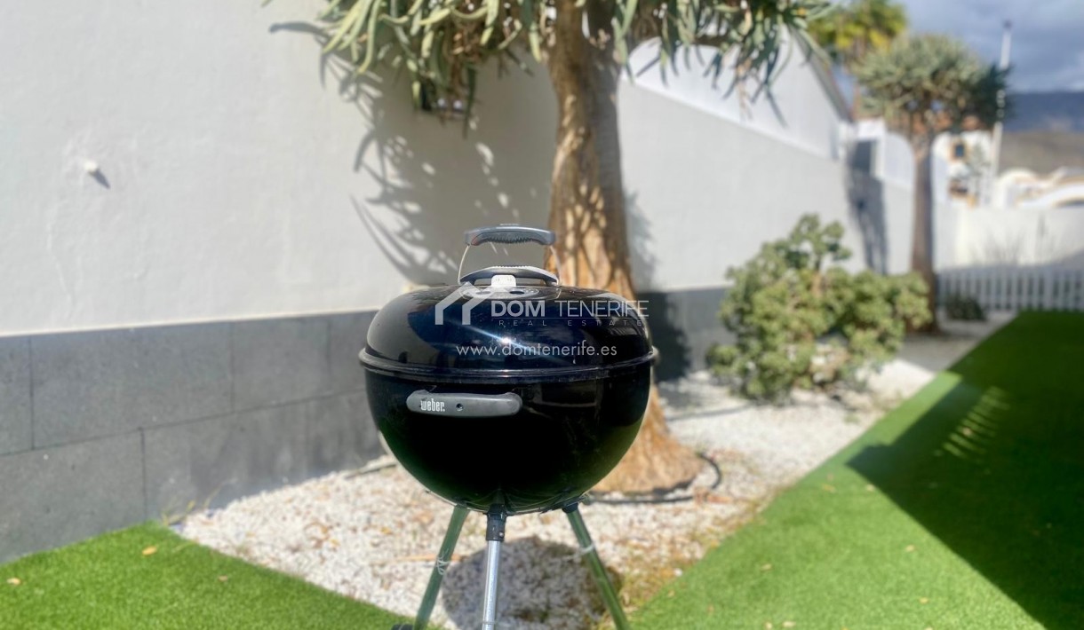 Wiederverkauf - Villa -
Adeje - El Madroñal