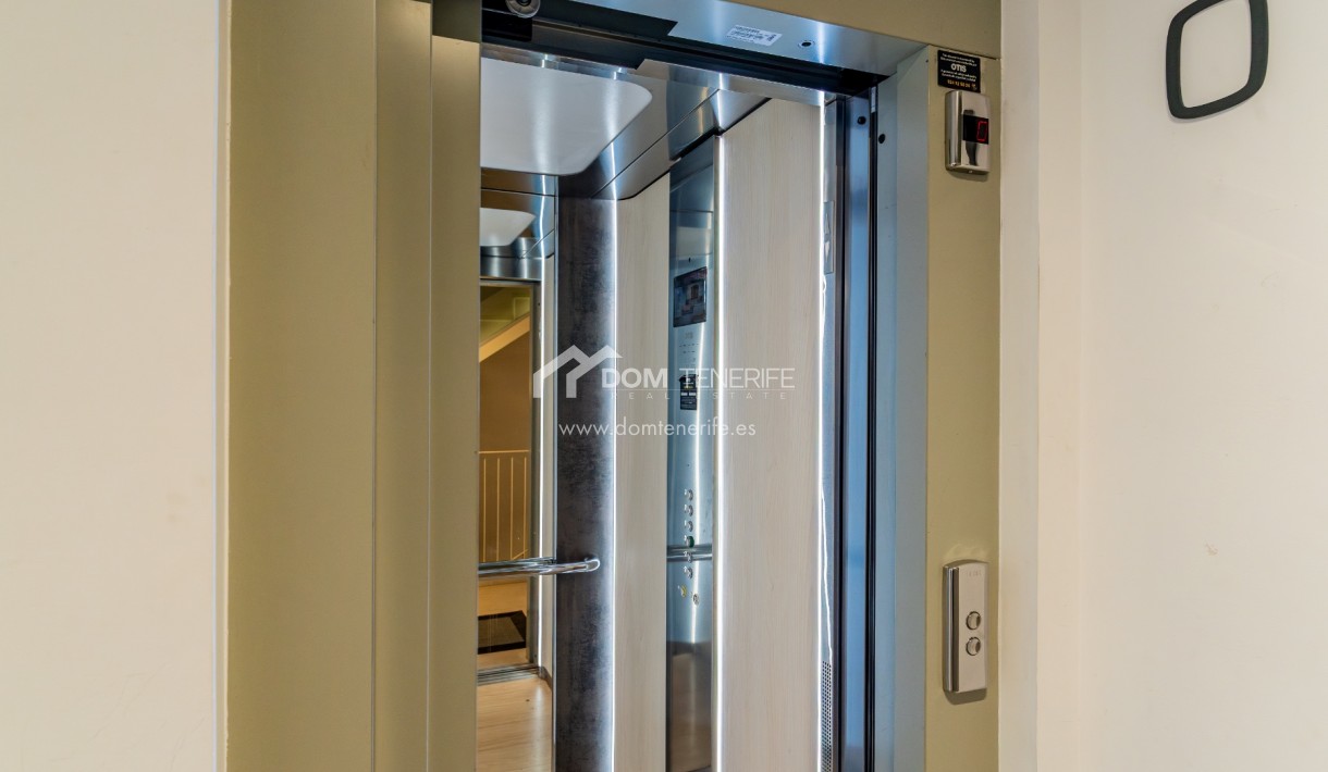 Wiederverkauf - Wohnung -
Adeje