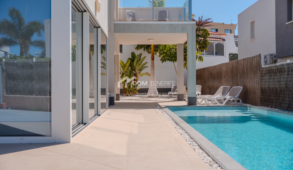 Wiederverkauf - Villa -
Adeje - Playa Paraiso