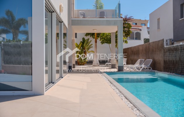 Wiederverkauf - Villa -
Adeje - Playa Paraiso