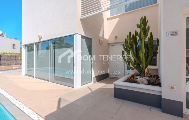 Wiederverkauf - Villa -
Adeje - Playa Paraiso