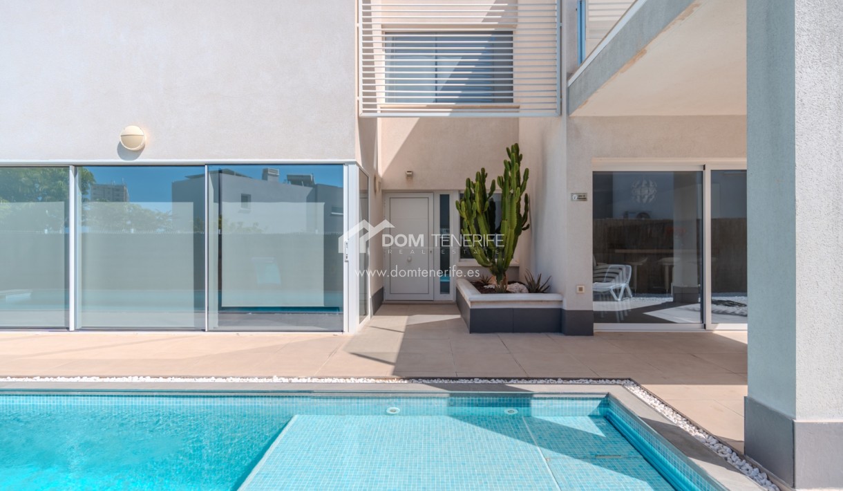 Wiederverkauf - Villa -
Adeje - Playa Paraiso