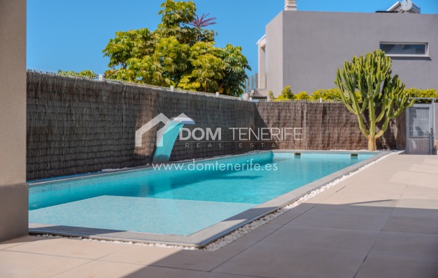 Wiederverkauf - Villa -
Adeje - Playa Paraiso