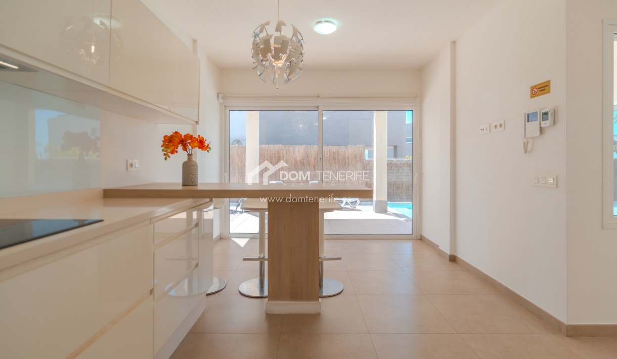 Wiederverkauf - Villa -
Adeje - Playa Paraiso