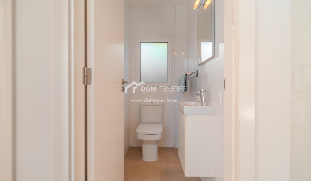 Wiederverkauf - Villa -
Adeje - Playa Paraiso