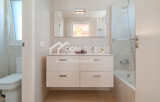 Wiederverkauf - Villa -
Adeje - Playa Paraiso