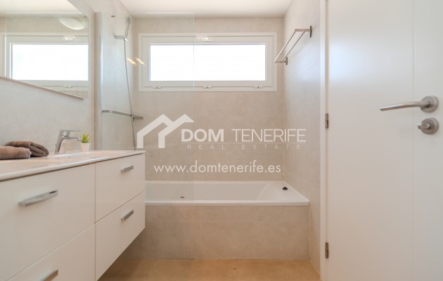 Wiederverkauf - Villa -
Adeje - Playa Paraiso