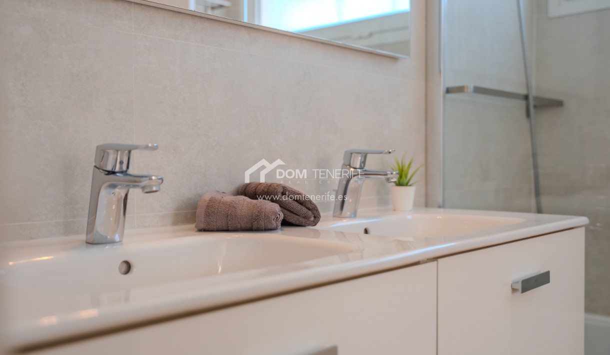 Wiederverkauf - Villa -
Adeje - Playa Paraiso