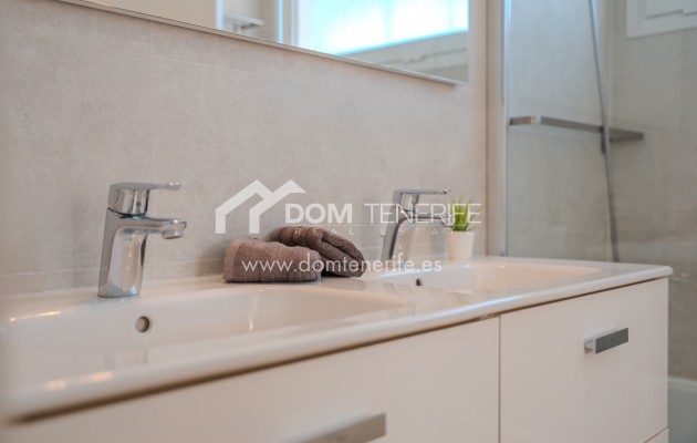 Wiederverkauf - Villa -
Adeje - Playa Paraiso