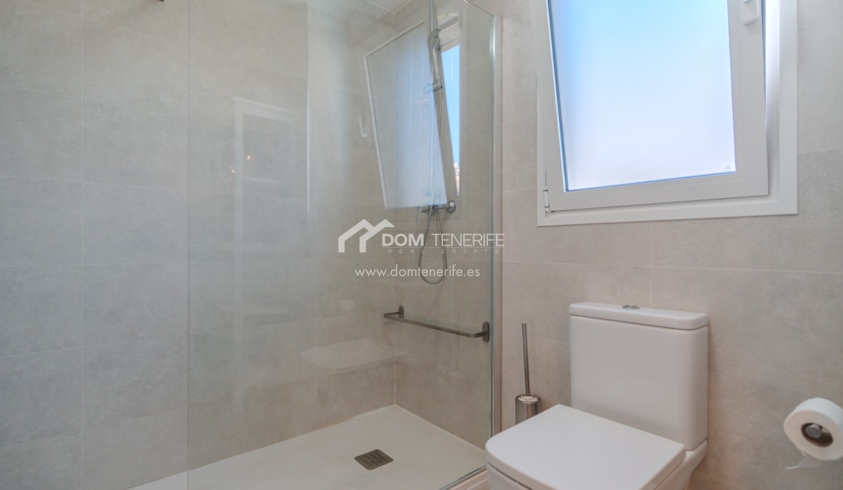 Wiederverkauf - Villa -
Adeje - Playa Paraiso