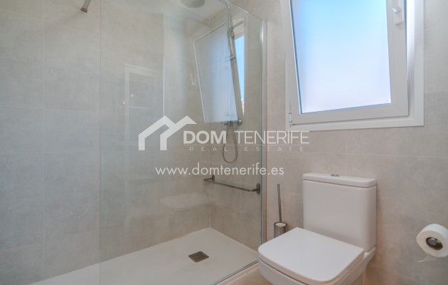 Wiederverkauf - Villa -
Adeje - Playa Paraiso