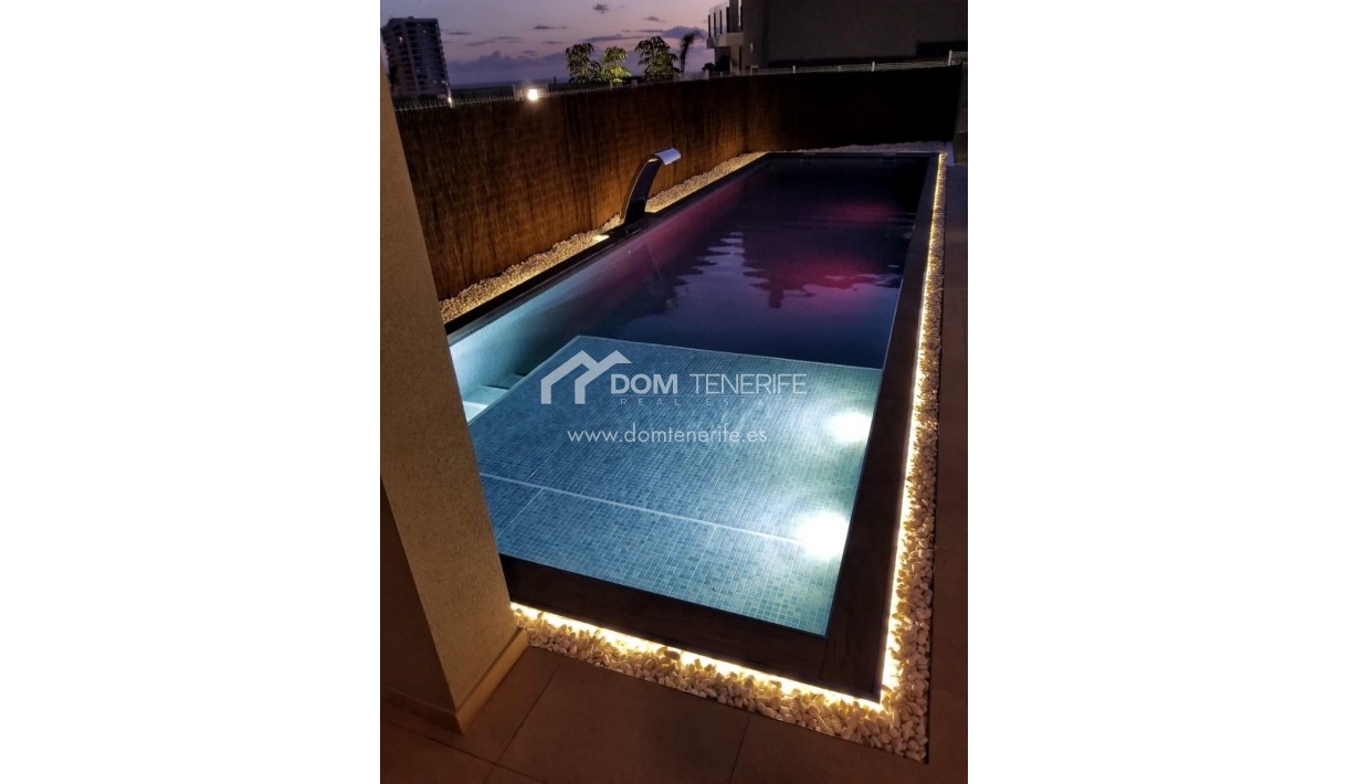 Wiederverkauf - Villa -
Adeje - Playa Paraiso