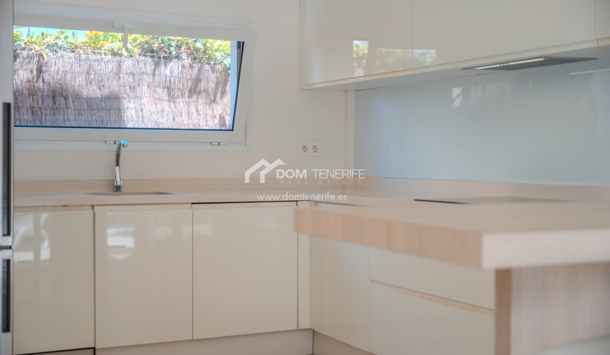 Wiederverkauf - Villa -
Adeje - Playa Paraiso