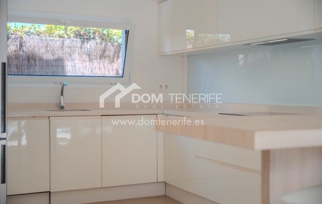 Wiederverkauf - Villa -
Adeje - Playa Paraiso