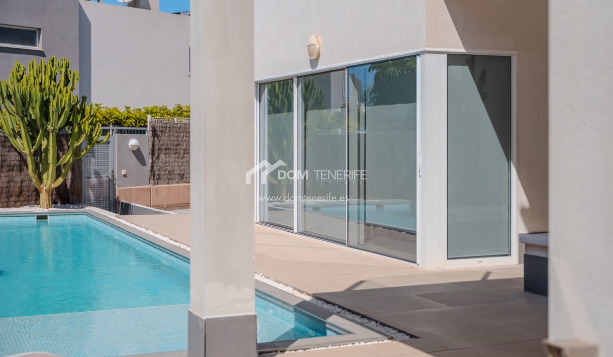 Wiederverkauf - Villa -
Adeje - Playa Paraiso