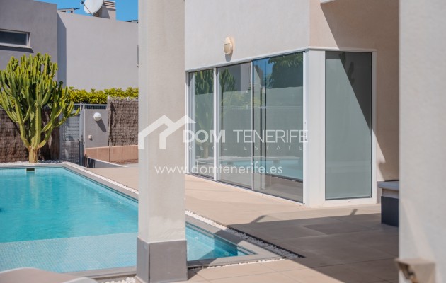 Wiederverkauf - Villa -
Adeje - Playa Paraiso