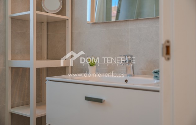 Wiederverkauf - Villa -
Adeje - Playa Paraiso