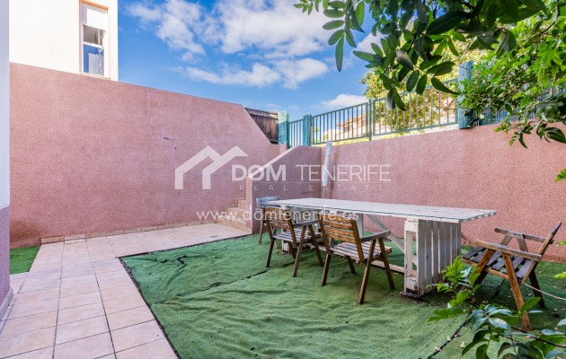 Wiederverkauf - Stadthaus -
Adeje - Fañabe Alto 