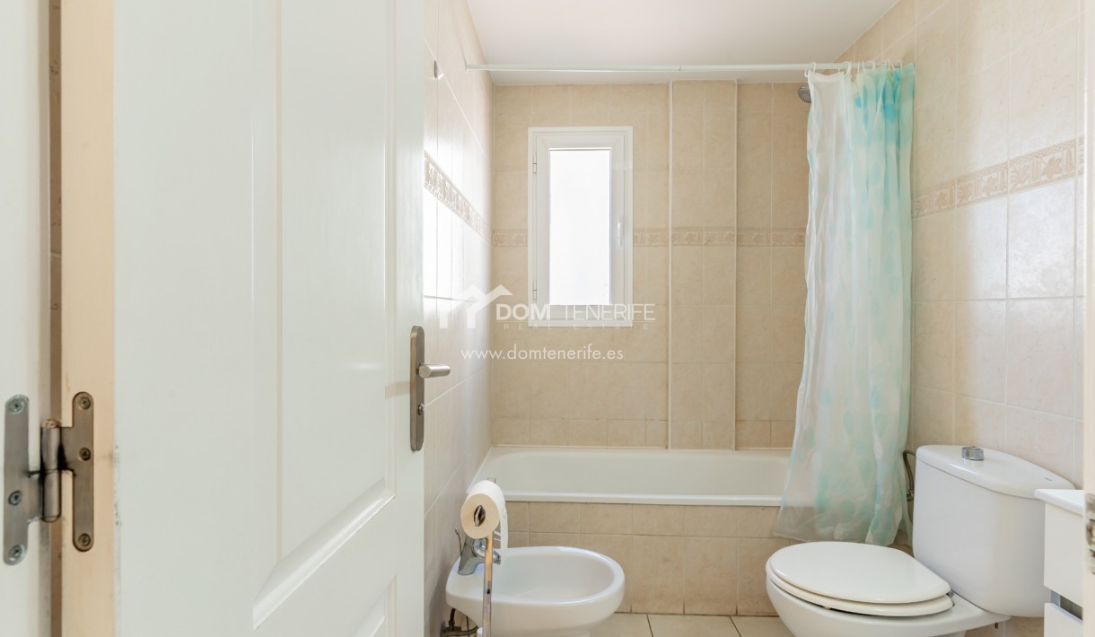 Wiederverkauf - Stadthaus -
Adeje - Fañabe Alto 