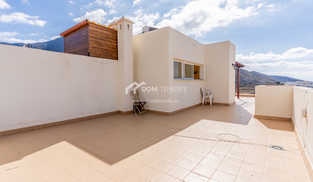 Wiederverkauf - Stadthaus -
Adeje - Fañabe Alto 