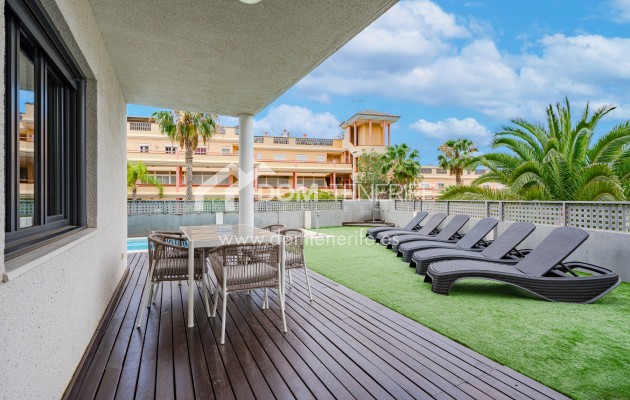 Wiederverkauf - Stadthaus -
Adeje - El Galeon