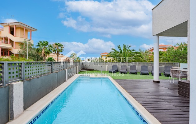 Wiederverkauf - Stadthaus -
Adeje - El Galeon