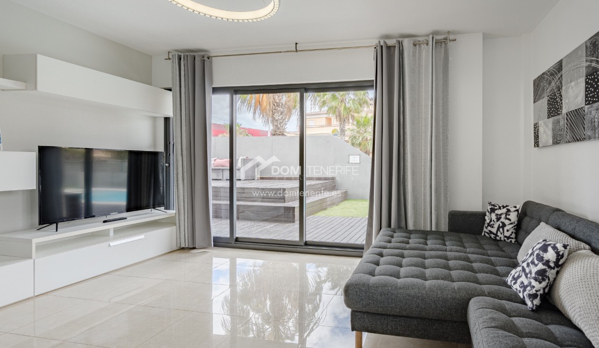 Wiederverkauf - Stadthaus -
Adeje - El Galeon