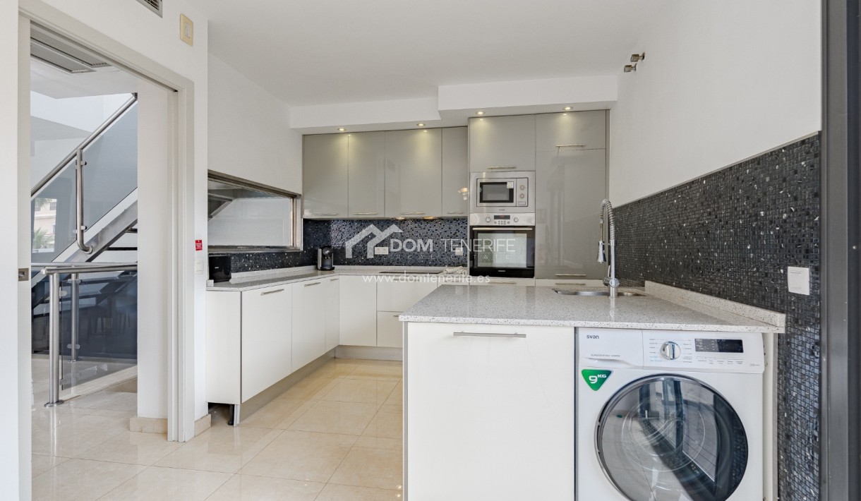 Wiederverkauf - Stadthaus -
Adeje - El Galeon