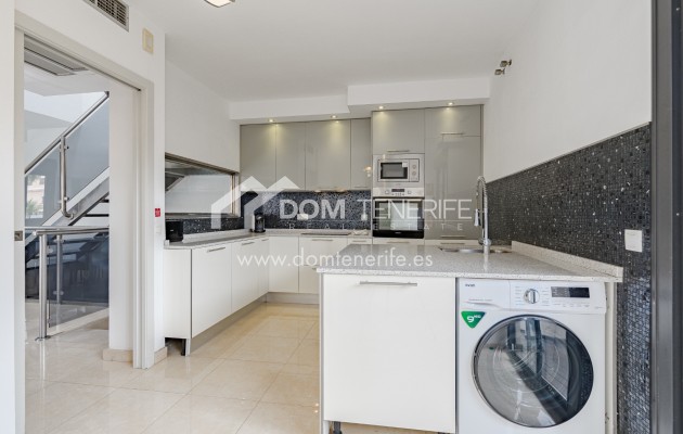 Wiederverkauf - Stadthaus -
Adeje - El Galeon