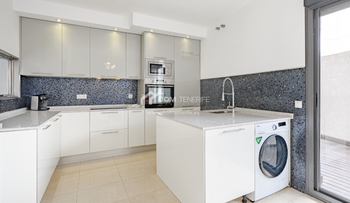 Wiederverkauf - Stadthaus -
Adeje - El Galeon