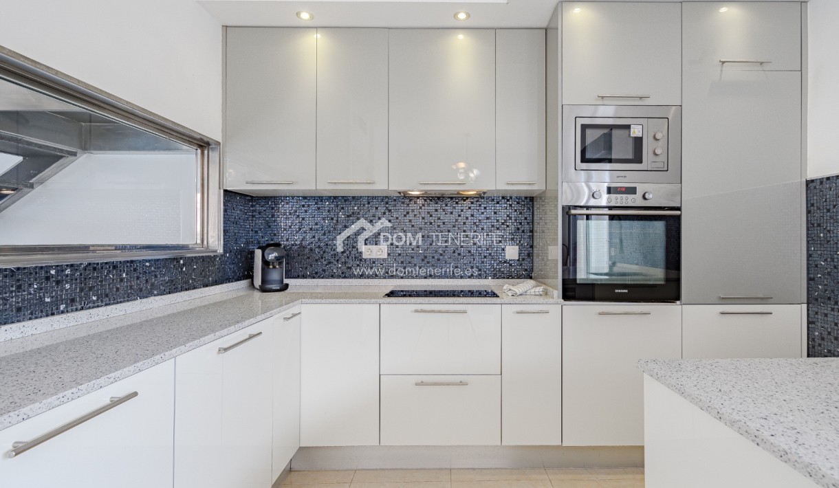 Wiederverkauf - Stadthaus -
Adeje - El Galeon